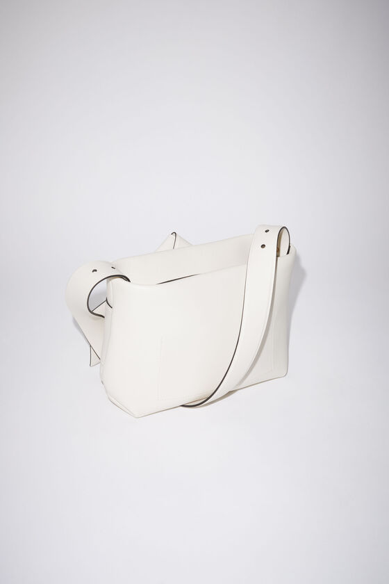 (image for) Stand Out From The Crowd Musubi shoulder bag